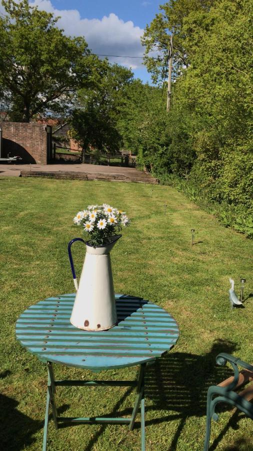 West Lodge B&B Hailsham Dış mekan fotoğraf